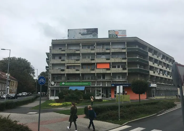 Szelestey Utcai * Szombathely
